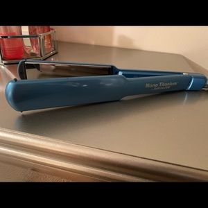 BaBylissPRO Nano Titanium Plated 1.5inch Flat Iron